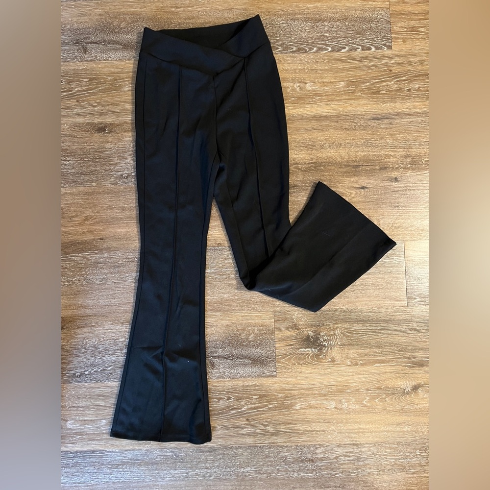 Youth girls black flare pant